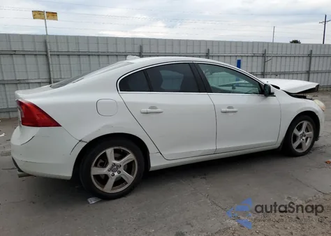 2012 Volvo S60 T5 z USA, uszkodzony, nr VIN YV1622FS2C2114951